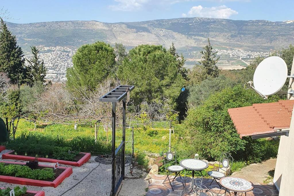 הבית ליד הבוסתן Mikhmannim Extérieur photo